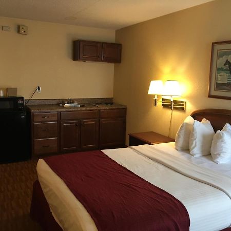 Econo Lodge Inn & Suites Radford-Blacksburg Area Buitenkant foto
