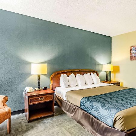 Econo Lodge Inn & Suites Radford-Blacksburg Area Buitenkant foto