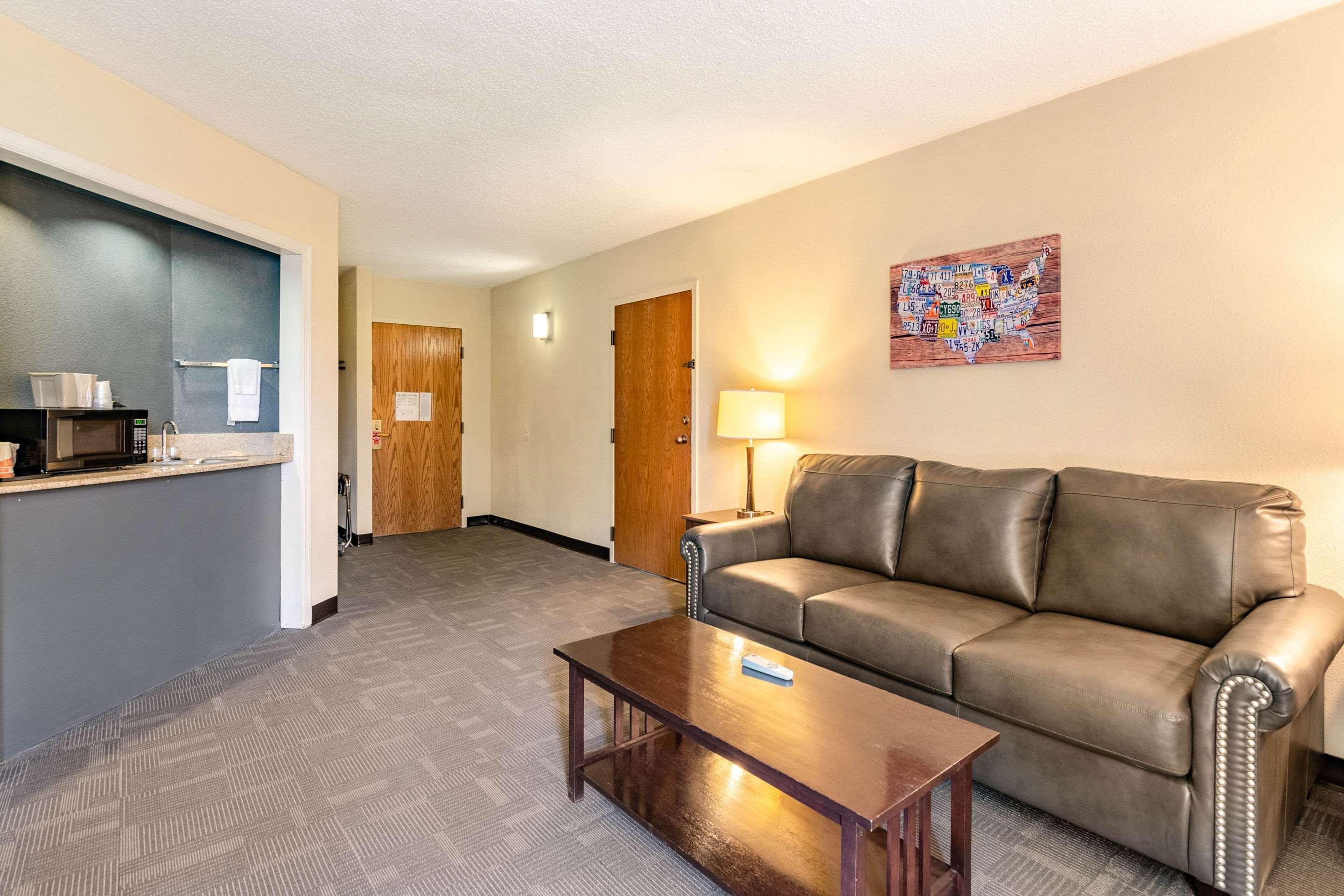 Econo Lodge Inn & Suites Radford-Blacksburg Area Buitenkant foto