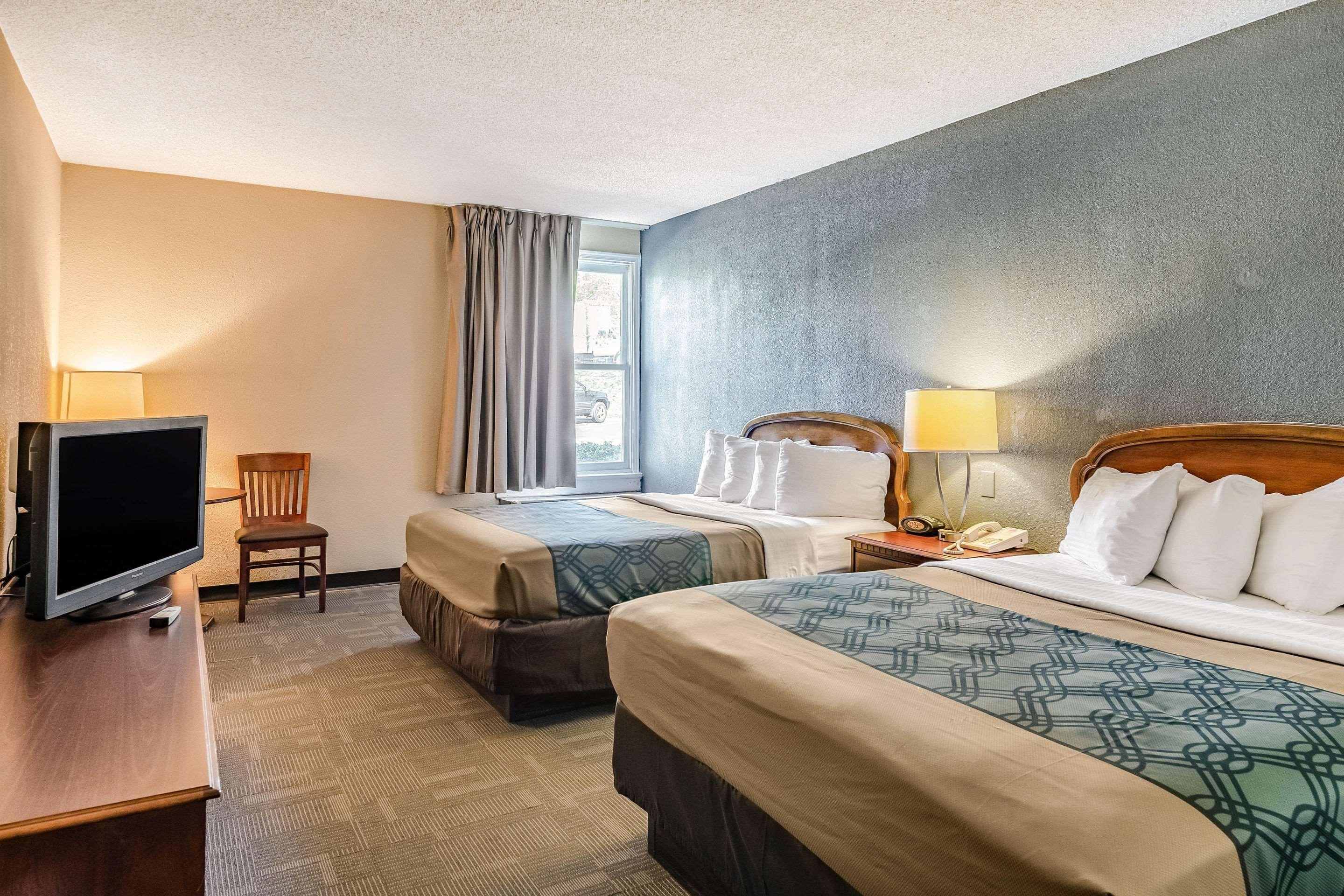 Econo Lodge Inn & Suites Radford-Blacksburg Area Buitenkant foto