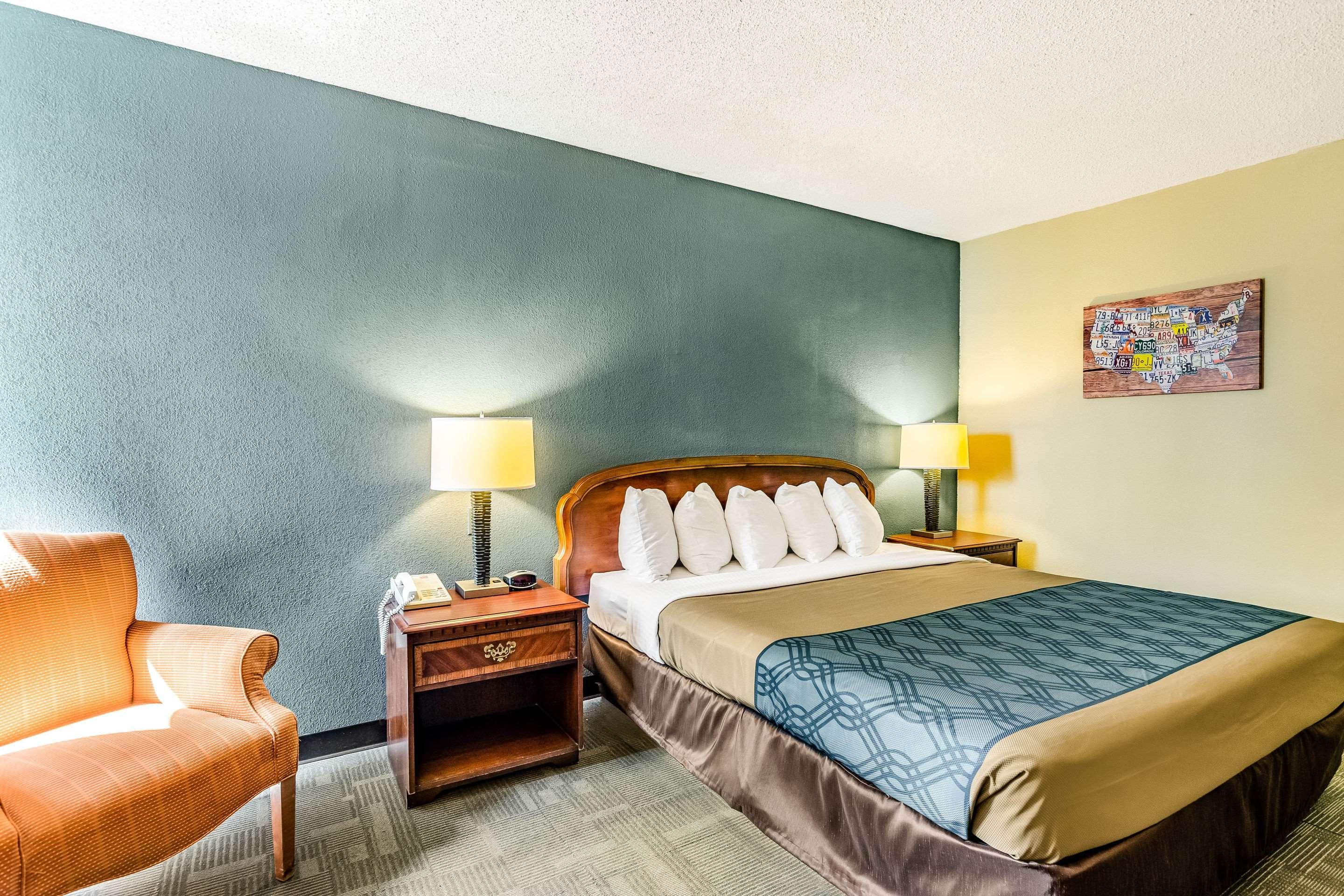 Econo Lodge Inn & Suites Radford-Blacksburg Area Buitenkant foto