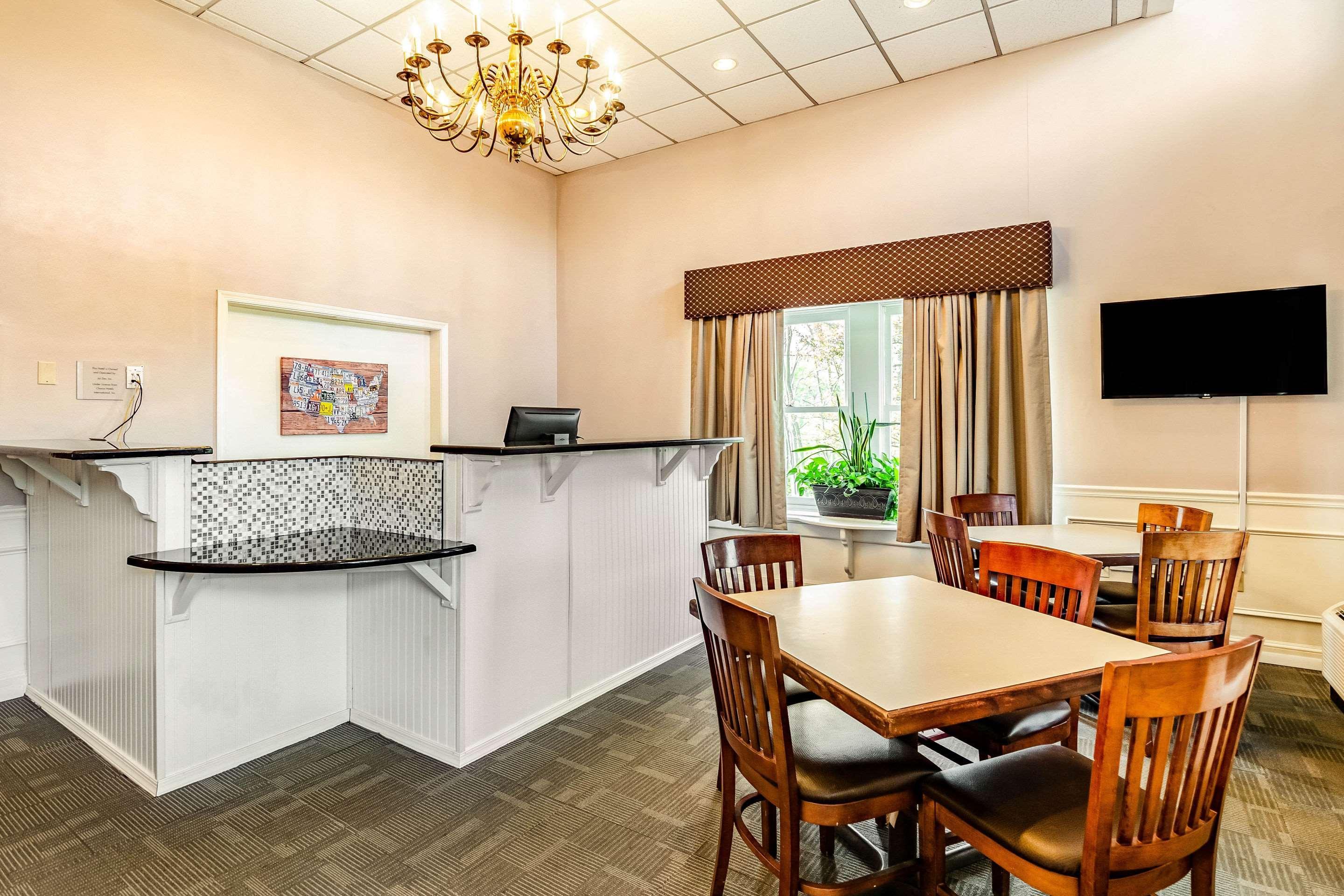 Econo Lodge Inn & Suites Radford-Blacksburg Area Buitenkant foto