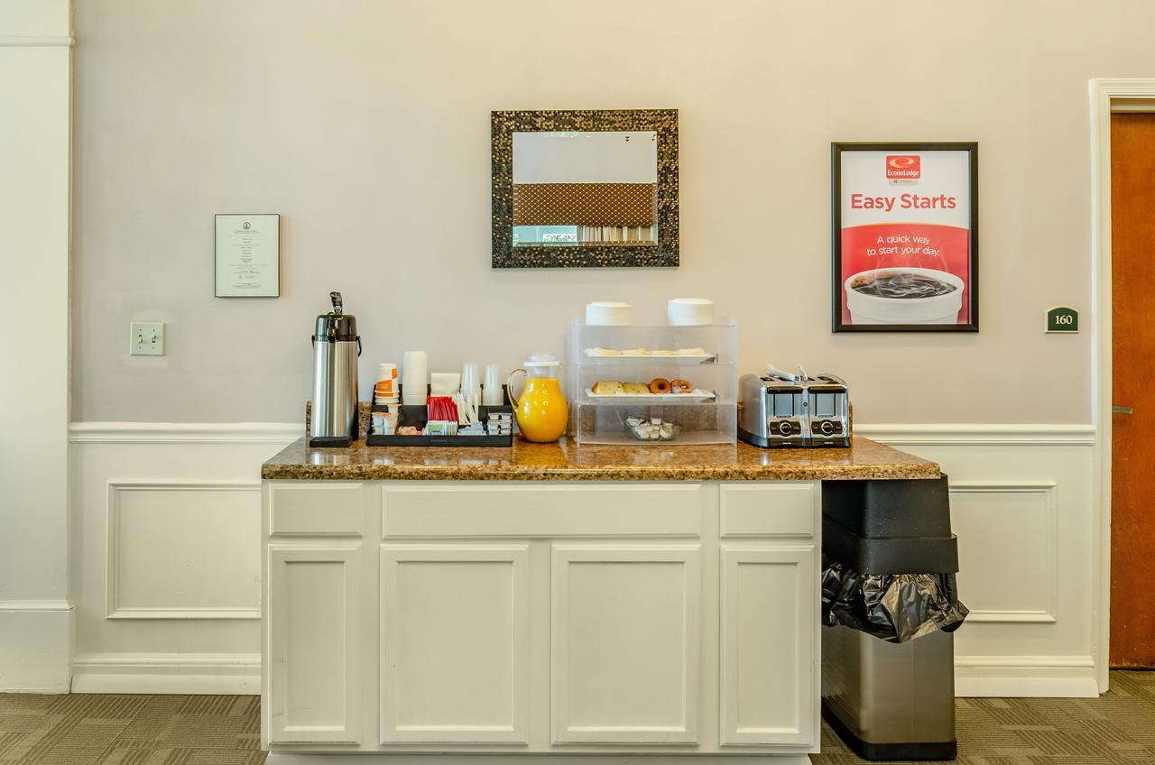 Econo Lodge Inn & Suites Radford-Blacksburg Area Buitenkant foto
